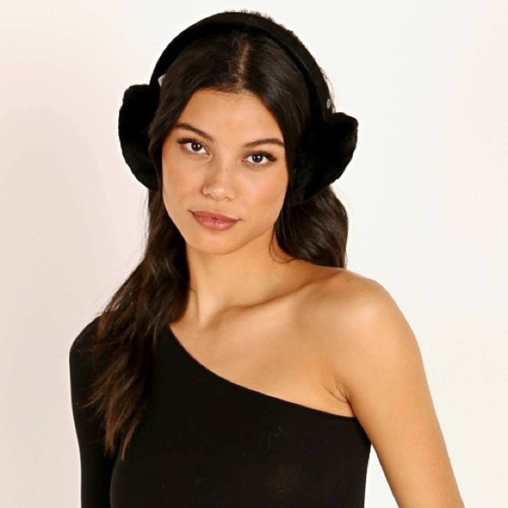 Emu black earmuffs